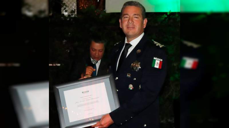 Reconocen CCEEM labor y profesionalismo de  J. Antonio Bernal Bustamante 