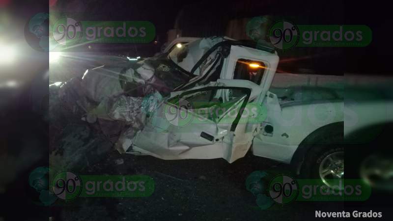 Choque de tres vehículos en la Autopista Siglo XXI deja un muerto y dos heridos - Foto 0 