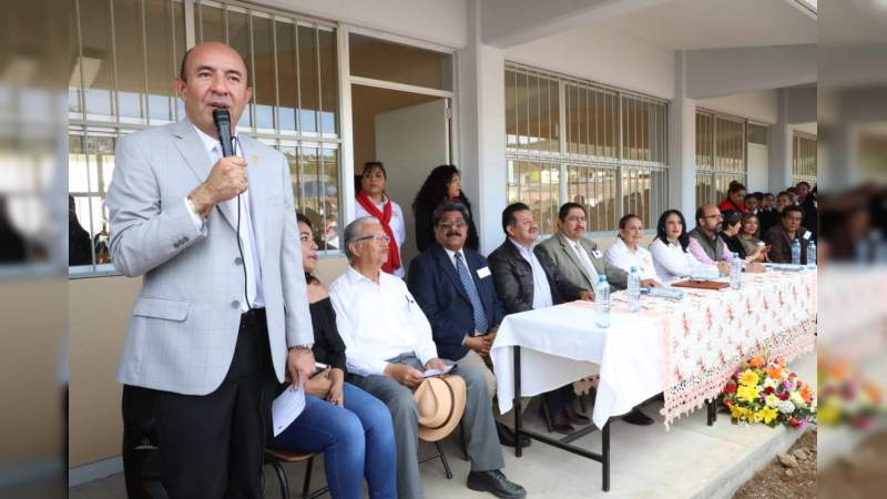 Alberto Frutis Solís, entregó primera etapa de construcción de la Escuela Secundaria Técnica 162 - Foto 0 