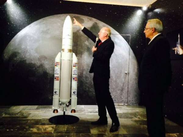 Inauguran exposición del Sistema Satelital Mexicano en el Metro - Foto 0 
