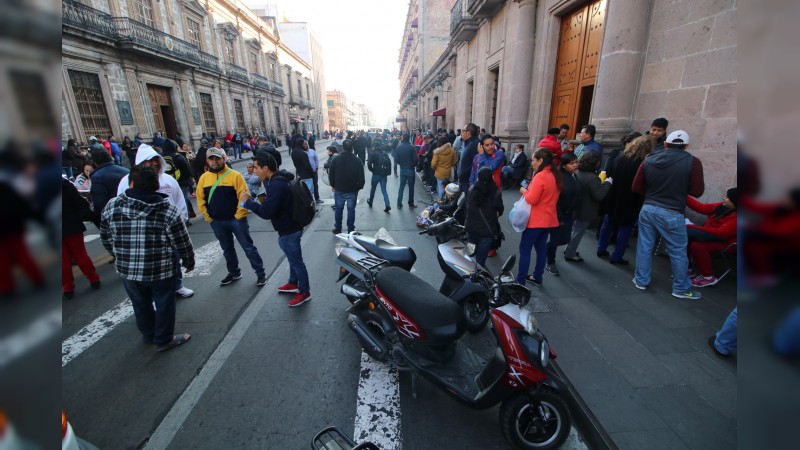 SUEUM bloquea la avenida Madero  - Foto 2 