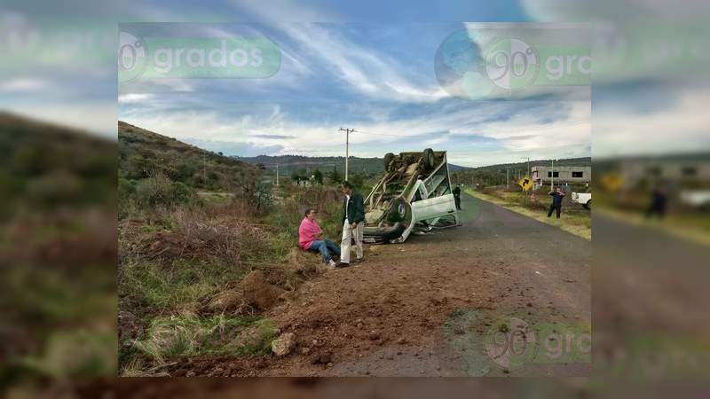 Volcadura en carretera de Lagunillas deja un herido - Foto 2 