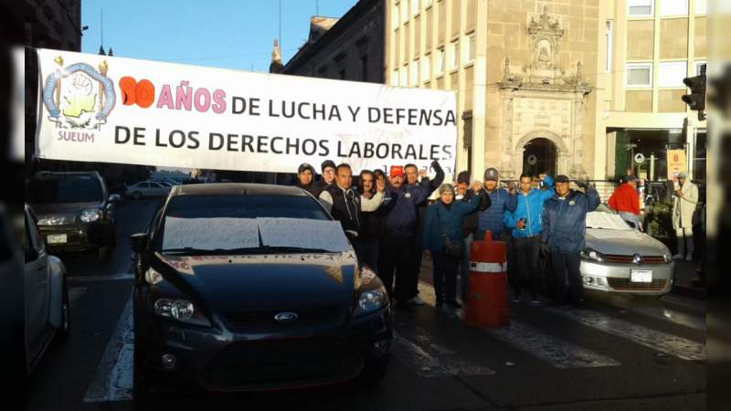 SUEUM nuevamente bloquea la avenida Madero 