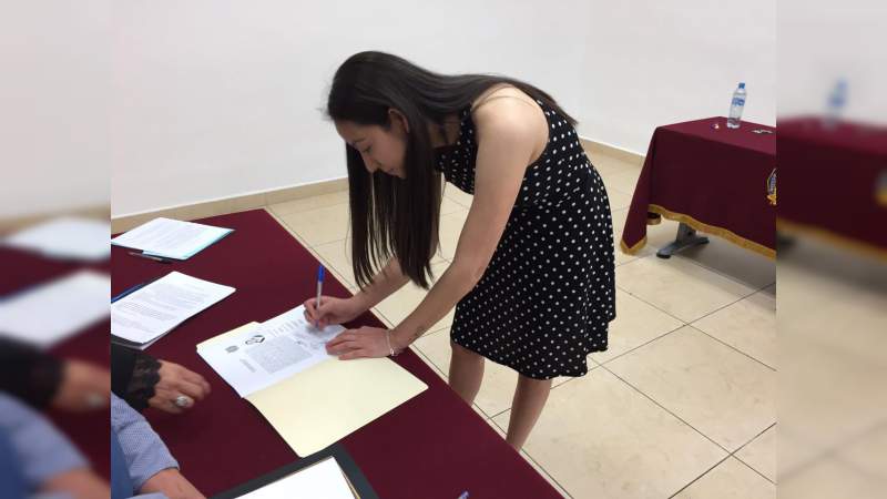 Montserrat Díaz Gómez, primera titulada de la Licenciatura en Comunicación en la Casa de Hidalgo - Foto 1 
