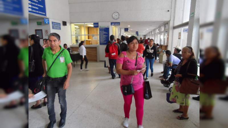 Preparadas las guardias médicas en el Hospital General de Uruapan “Dr. Pedro Daniel Martínez” para los meses de diciembre y enero - Foto 2 