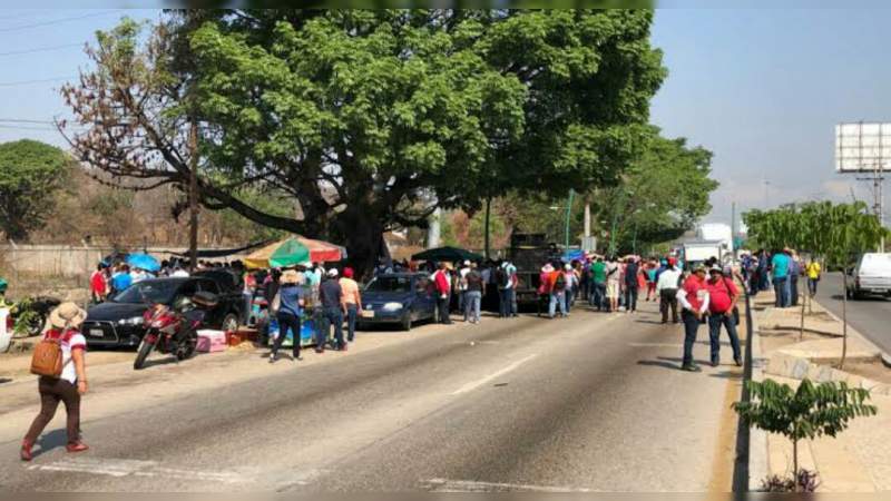 Continuará la toma de carreteras y casetas en Michoacán este viernes 