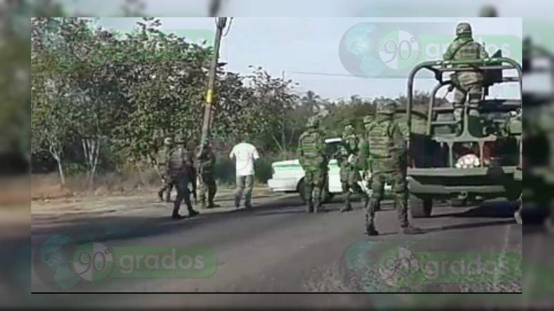 Se registran enfrentamiento y bloqueos carreteros en Buenavista y Apatzingán - Foto 2 