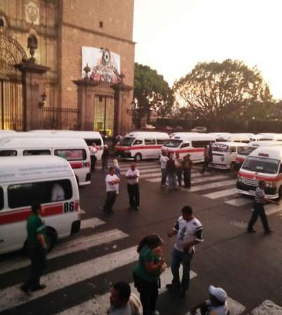 Bloquean transportistas la avenida Madero, en el Centro Histórico de Morelia - Foto 3 