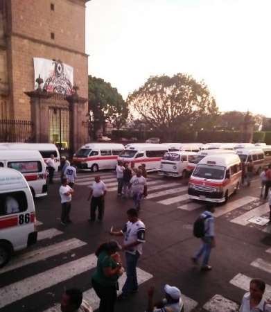 Bloquean transportistas la avenida Madero, en el Centro Histórico de Morelia - Foto 4 