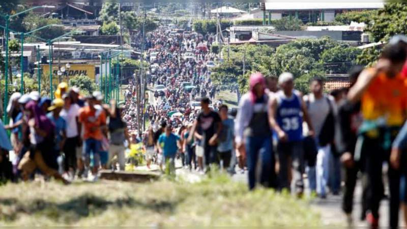 Quince mil hondureños iniciarán una nueva caravana migrante 