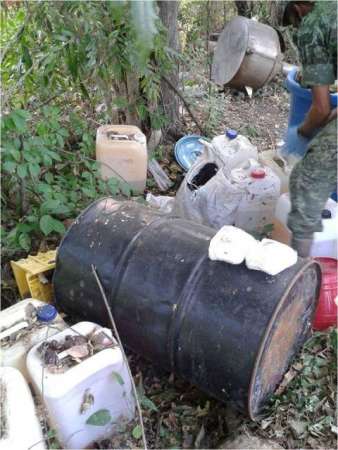 Localizan y destruyen narcolaboratorio al pie de una barranca en Gabriel Zamora, Michoacán - Foto 1 