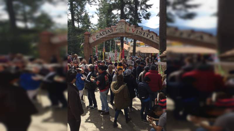 Con “El Grinch”, Turismo estatal participará en la Caravana de los Reyes Magos - Foto 1 
