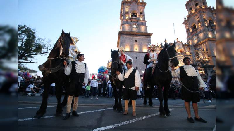 Se realiza Cabalgata de los Reyes Magos en Morelia - Foto 0 