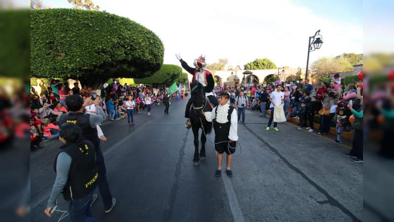 Se realiza Cabalgata de los Reyes Magos en Morelia - Foto 1 