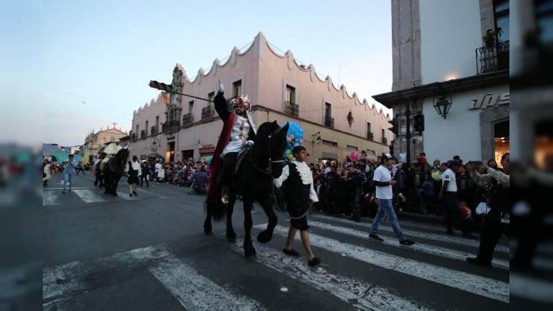 Se realiza Cabalgata de los Reyes Magos en Morelia - Foto 3 