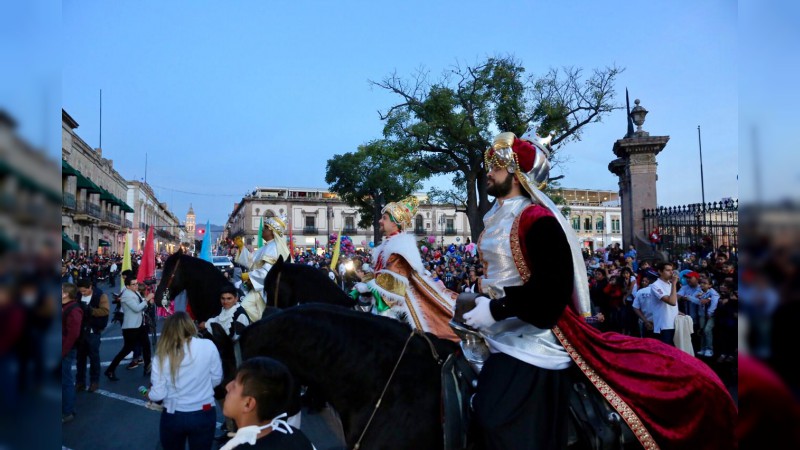 Se realiza Cabalgata de los Reyes Magos en Morelia - Foto 9 