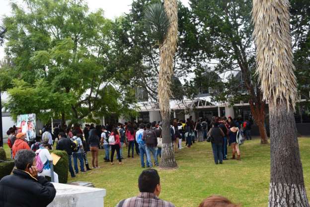 Inicia entrega de monederos electrónicos para becas CNBES-UMSNH 2015-2016‏ 