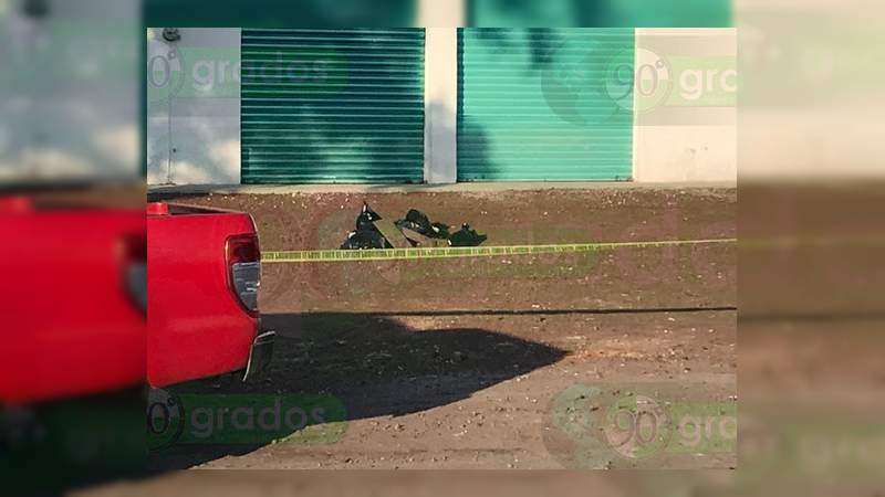 Abandonan cadáver descuartizado y narcomensaje en Celaya, Guanajuato - Foto 1 