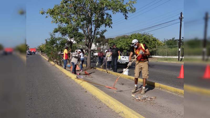Alcaldesa de Lázaro Cárdenas, Michoacán pone en marcha campaña de limpieza - Foto 2 