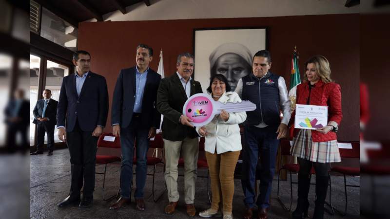 Alcalde de Morelia reconoce al gobierno de Michoacán por apoyos a víctimas de granadazos - Foto 1 