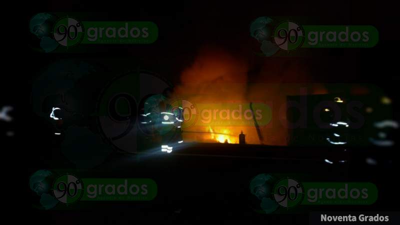 Incendio consume trailer sobre la México - Guadalajara - Foto 1 