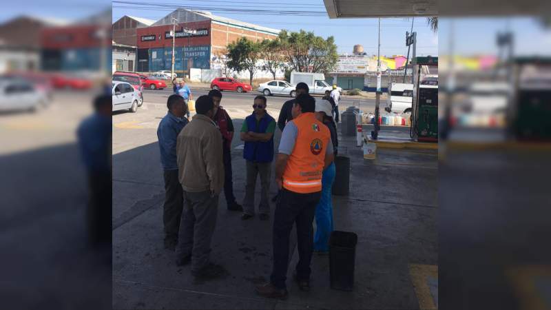 Protección Civil de Morelia invita a la ciudadanía surtir combustible sólo en recipientes adecuados - Foto 5 