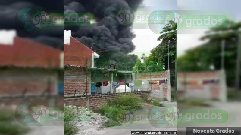 Se incendia contenedor de combustible sobre la Zitácuaro -Toluca, en Michoacán 