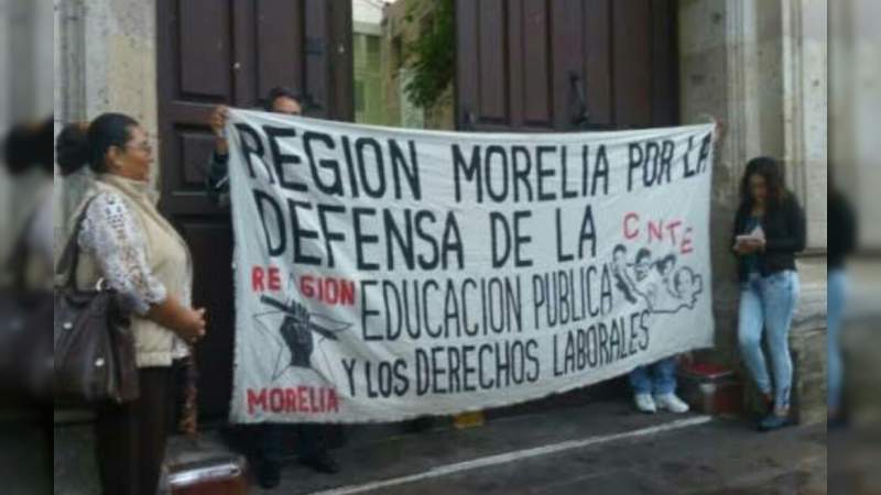 CNTE inicia la toma de oficinas de Rentas en todo el estado de Michoacán 