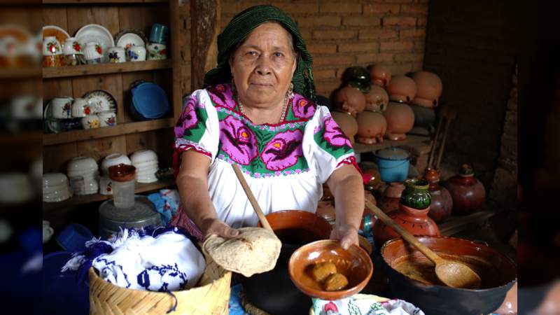Gastronomía michoacana, atributo mejor calificado por turistas y visitantes: Sectur - Foto 2 