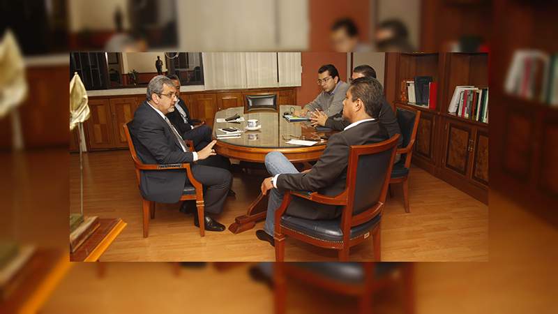 Intercambiar experiencias para fortalecer la transparencia en el ejercicio del gasto, objetivo de la reunión del Rector con el titular de la SECOEM - Foto 0 