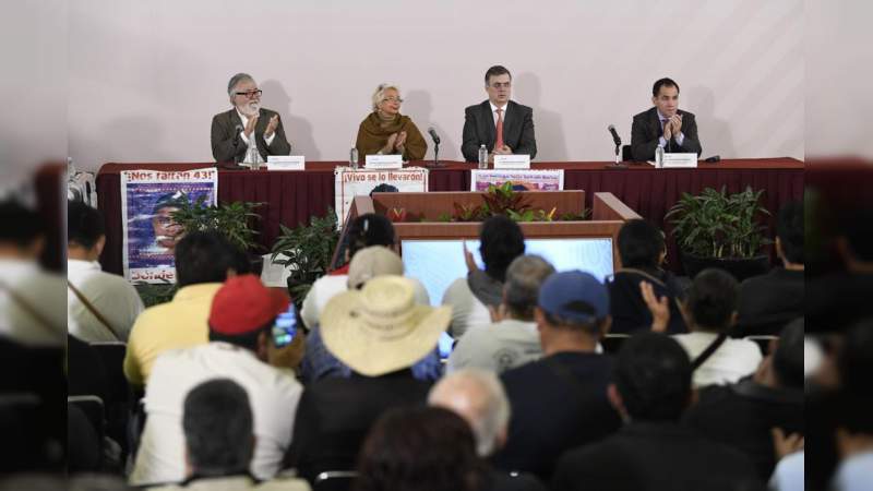 Crean Comisión de la Verdad para el caso Ayotzinapa 