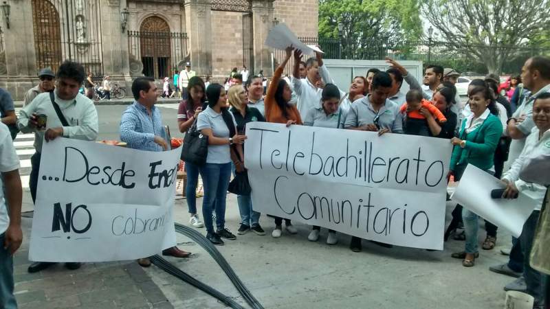 Trabajadores de Telebachillerato exigen pago de salarios y prestaciones 