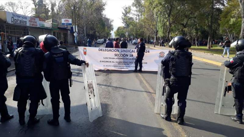Nuevamente toman la Secretaría de Finanzas en Morelia 