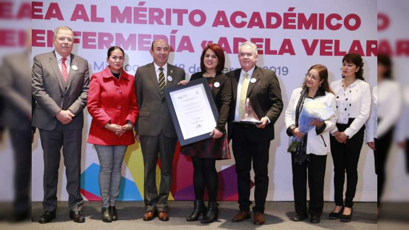 Conalep reconoce el mérito académico en enfermería 