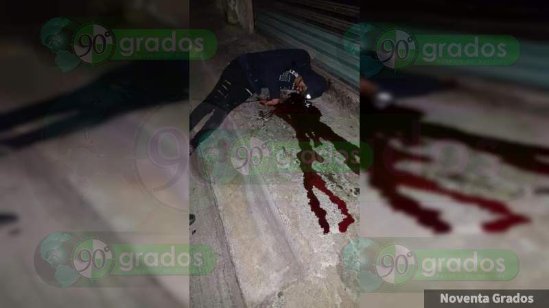Asesinan a individuo en pleno Centro de Sahuayo, Michoacán - Foto 0 