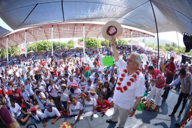 Chon Orihuela, el candidato que más municipios ha visitado - Foto 1 
