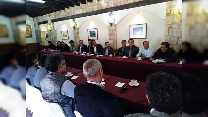 Se reúne rector de la UMSNH con directores de facultades y unidades profesionales - Foto 1 