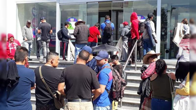 Docentes bloquean de nueva cuenta Espacio Las Américas 
