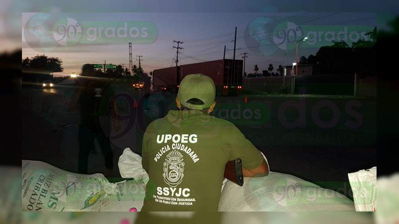 Policías comunitarios instalan filtros en los límites de Michoacán y Guerrero - Foto 1 