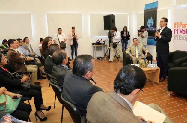 Ofrece Silvano Aureoles a empresarios realizar gestiones para resolver sus demandas 