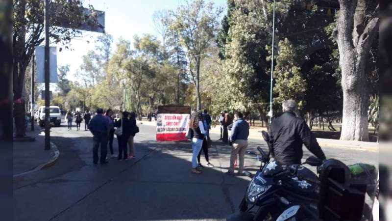 CNTE retoma bloqueo en la Secretaría de Finanzas 