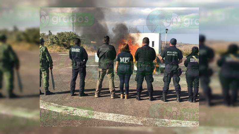 Incineran media tonelada de drogas en Morelia - Foto 1 