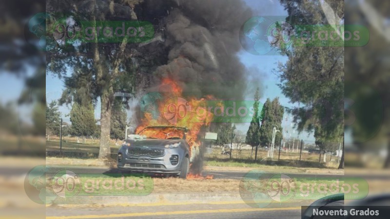 Narcobloqueos en Guanajuato por aseguramiento de combustible  - Foto 2 