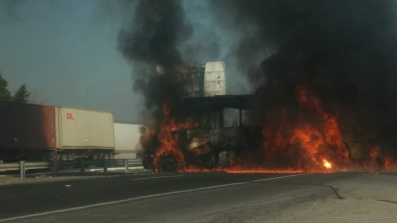 Tras bloqueos y quemas en Guanajuato aseguran 37 vehículos - Foto 1 