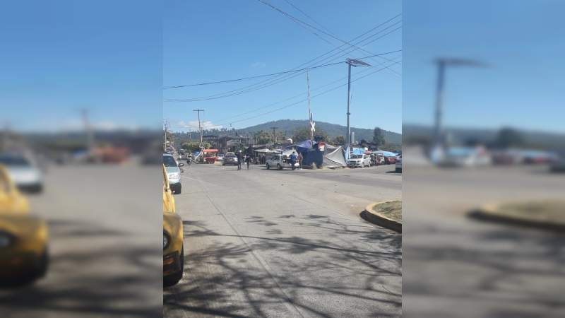 CNTE continúa con bloqueos en vías férreas de Michoacán 