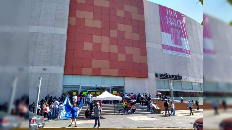 CNTE toma de nueva cuenta las instalaciones de Plaza Las Américas 