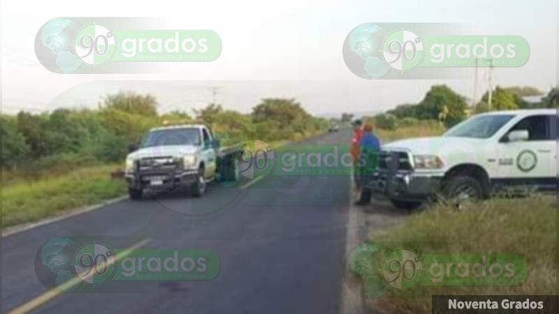 Se accidentan alcalde de Buenavista y escoltas sobre la carretera de Apatzingán, Michoacán 