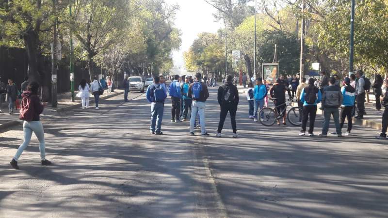 CNTE bloquea de nueva cuenta la avenida Ventura Puente - Foto 0 