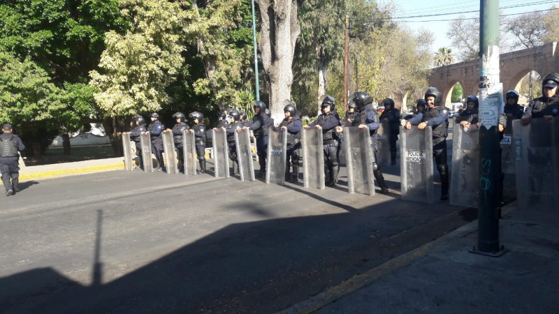 CNTE bloquea de nueva cuenta la avenida Ventura Puente - Foto 1 