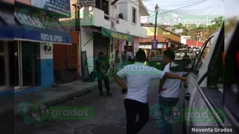 Lo sorprenden y matan a tiros dentro de establecimiento en Zihuatanejo, Guerrero  